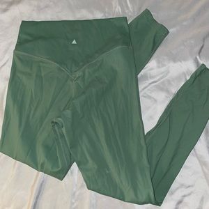 Vitality jade color cloud leggings. Size medium. Great condition.